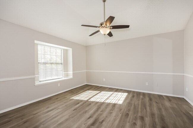 Building Photo - 829 Wyndham Pl