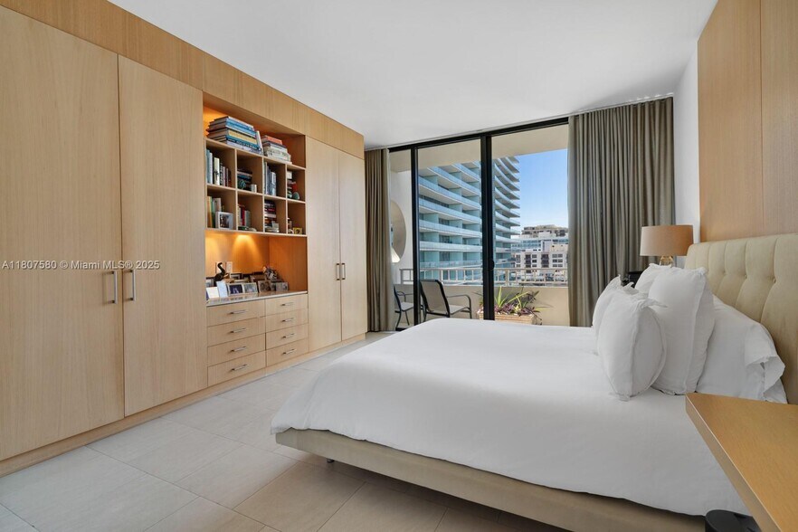 Building Photo - 10205 Collins Ave