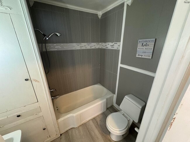 Building Photo - 1815 Lucile Ave