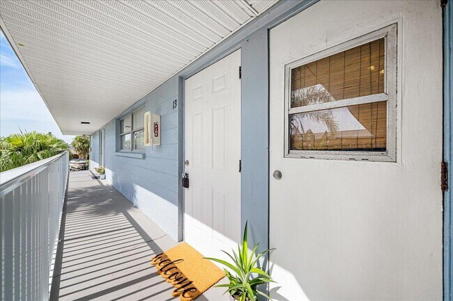 Building Photo - 302 Lincoln Ave