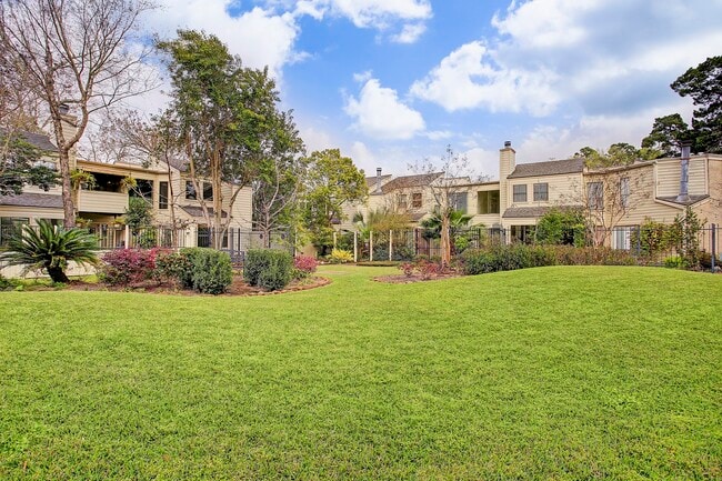 Building Photo - 217 Roy St