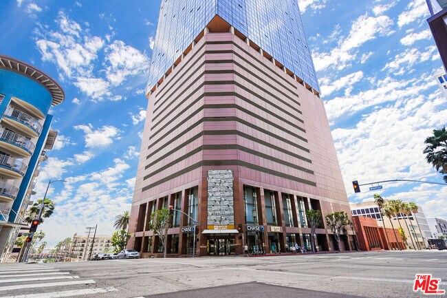 Building Photo - 1100 Wilshire Blvd