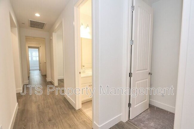 Building Photo - 4988 Amina Fair Way