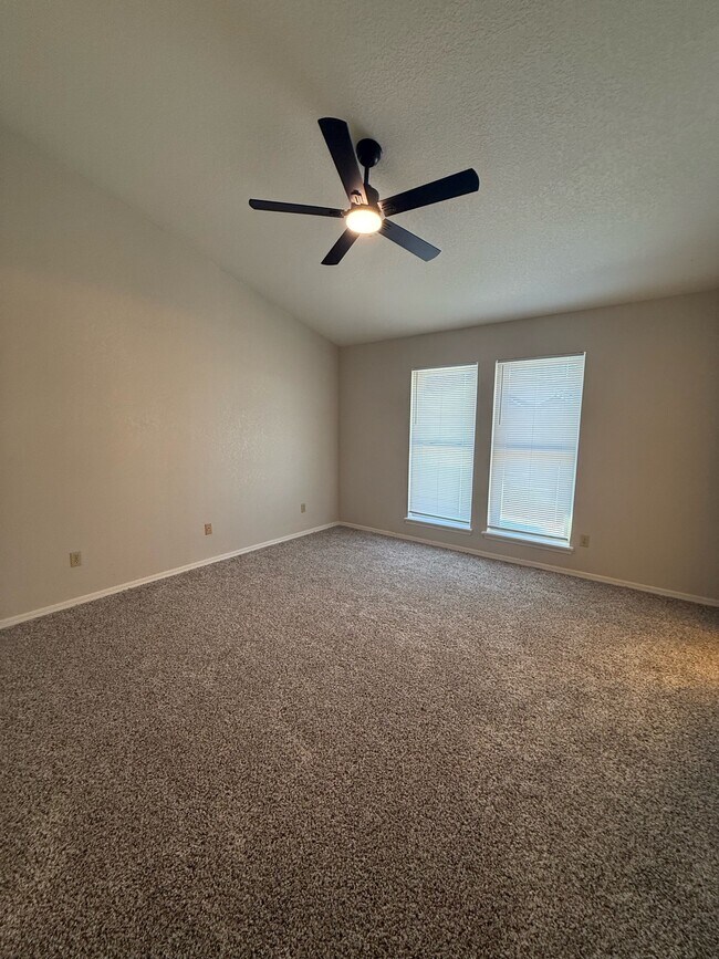 Building Photo - 8232 Wilshire Ridge Dr