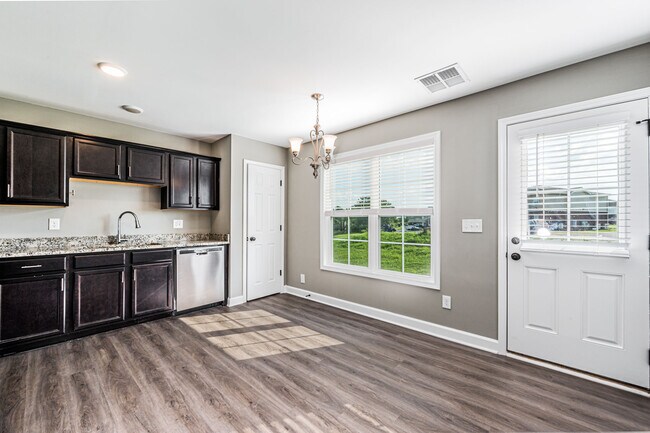 Building Photo - 195 Creekwood Ave