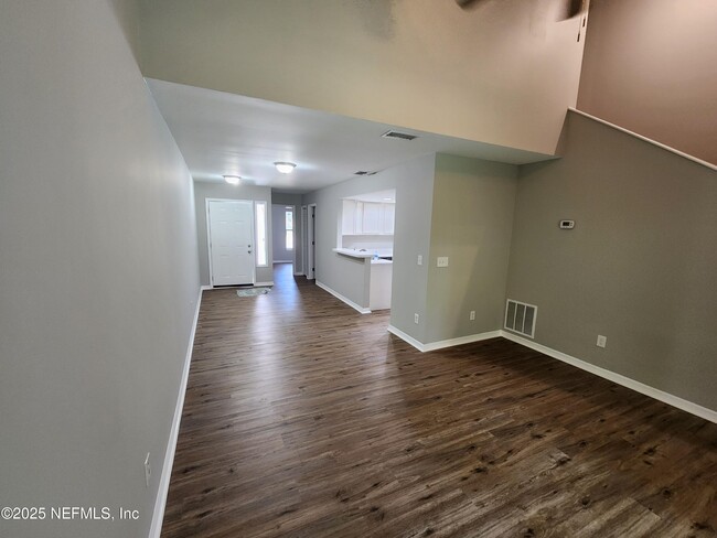 Building Photo - 7605 Melissa Ct N