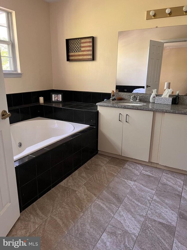 Building Photo - 190 Kettlebrook Dr