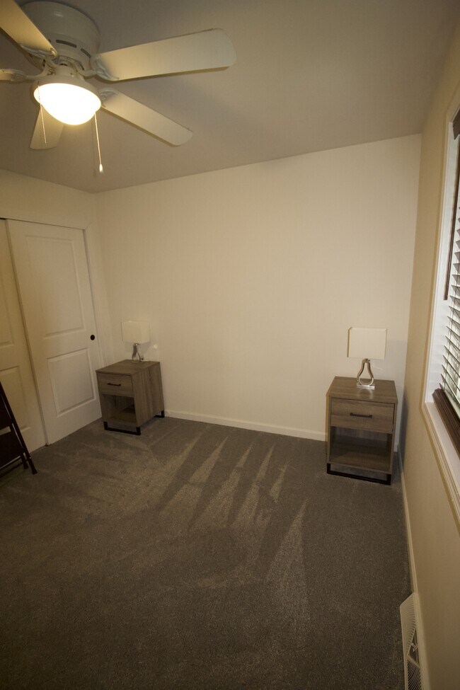 Building Photo - 2812 Stonebridge Dr
