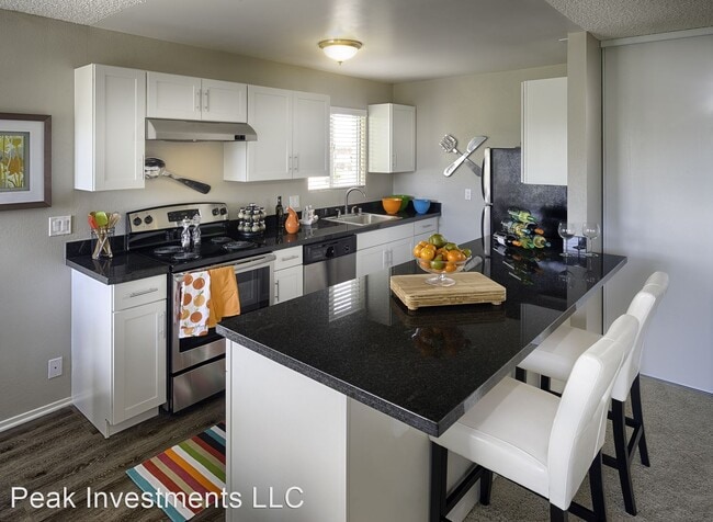 Building Photo - 735 Fathom Dr