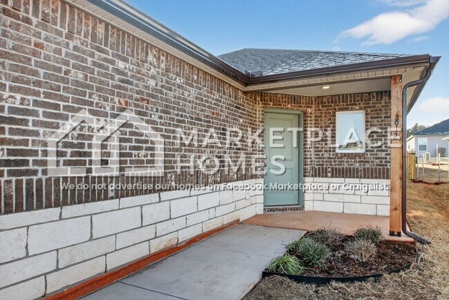 Building Photo - 812 NE 102nd Ter