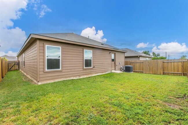 Building Photo - 136 Allington Cir