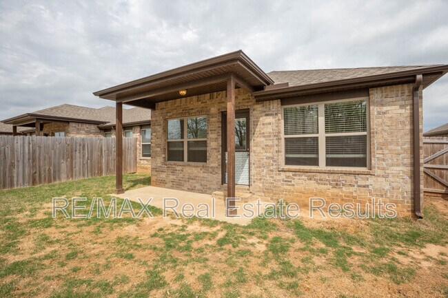 Building Photo - 1523 Purple Finch St