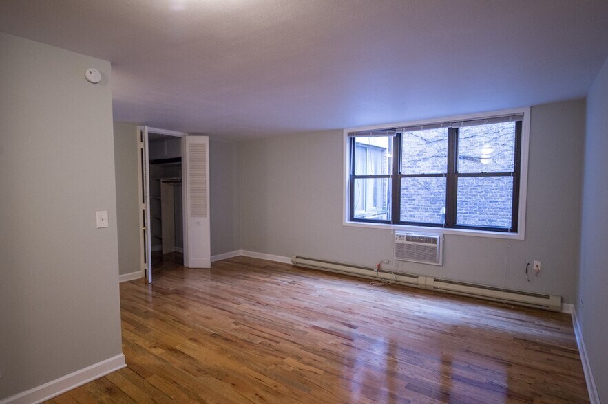 Building Photo - 1329 N Dearborn St