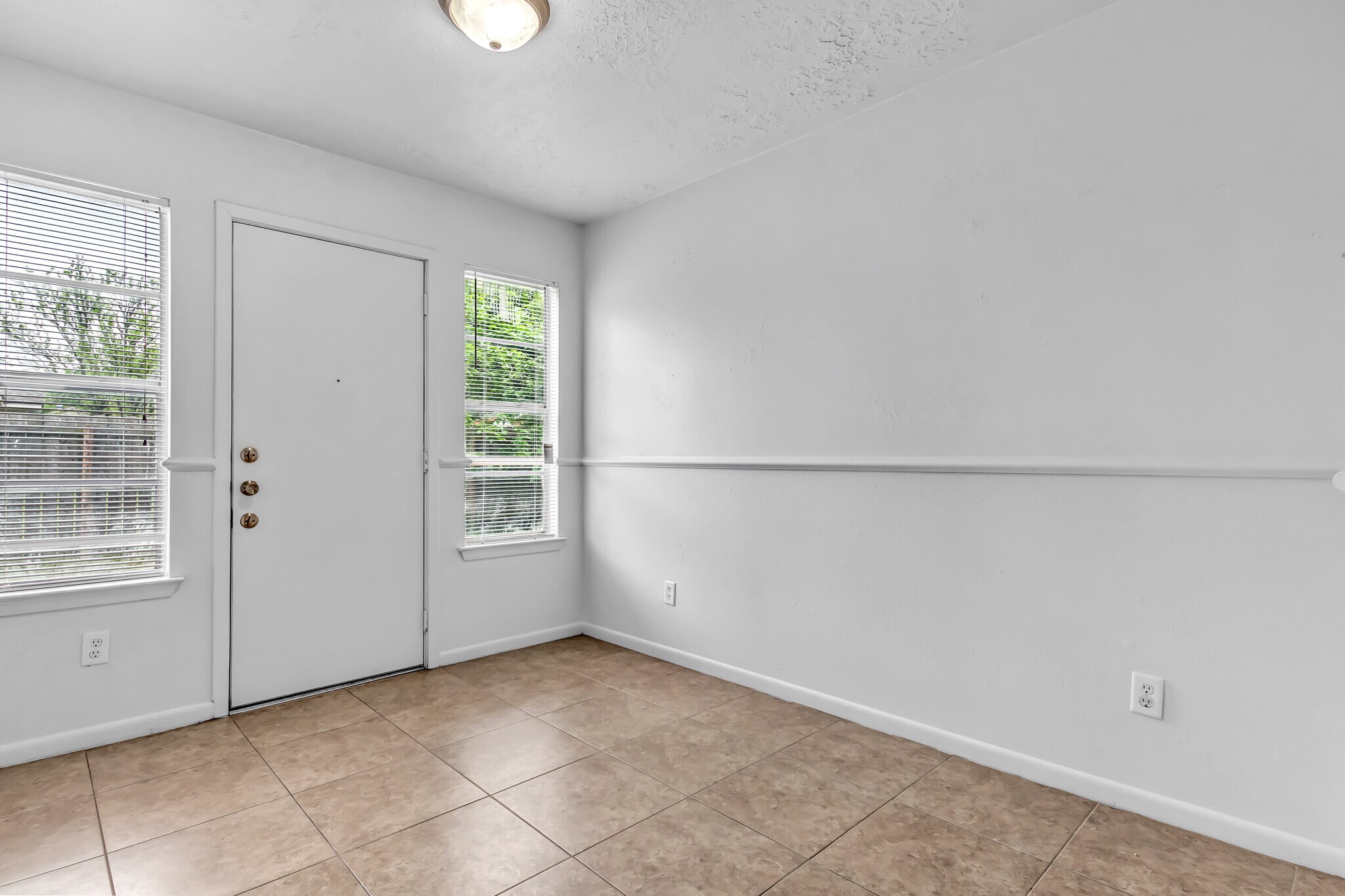 Building Photo - 3402 Timberline Ct