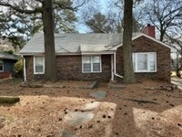 Building Photo - Larchmont