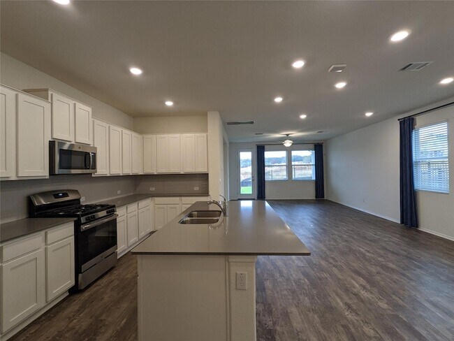 Building Photo - 100 Montauk Loop