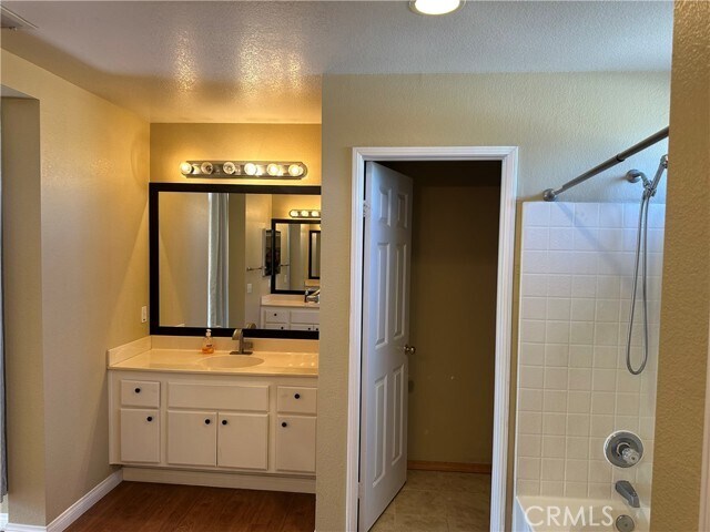 Building Photo - 8941 Carnation Dr
