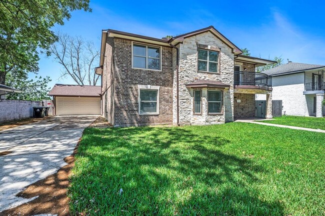 Building Photo - 7711 Antoine Dr