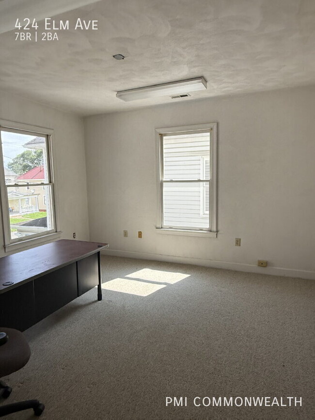 Building Photo - 424 Elm Ave