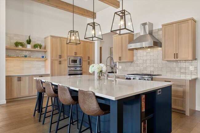 Building Photo - Tetherow Luxury 4 Bedroom Home