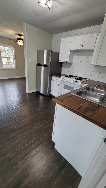 Building Photo - 208 W Chester St