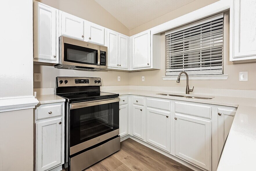 Building Photo - 324 Brannans Ct