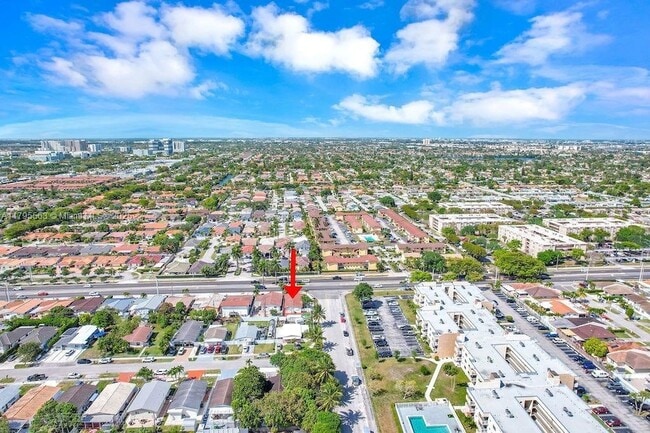 Building Photo - 2400 SW 103rd Ct