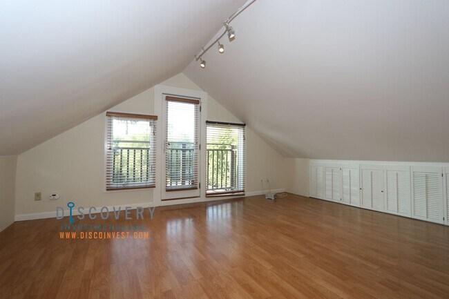 Building Photo - Charming South Berkeley Home for Lease
