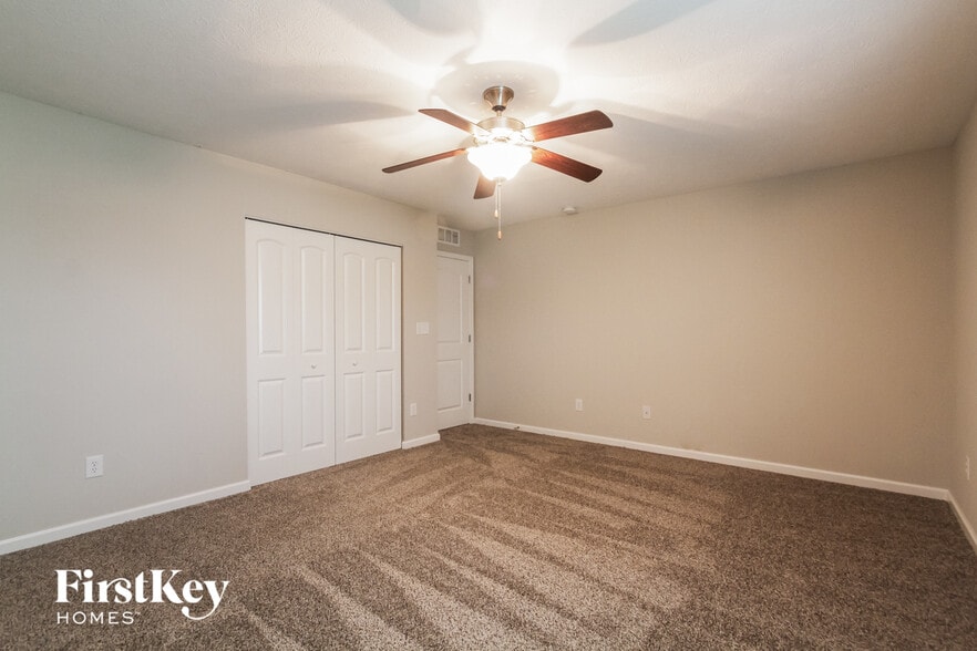 Building Photo - 5782 Open Fields Dr