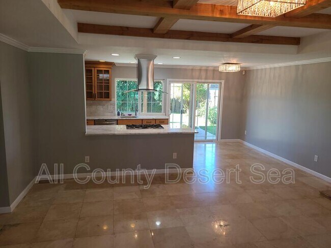 Building Photo - 17821 San Leandro Ln