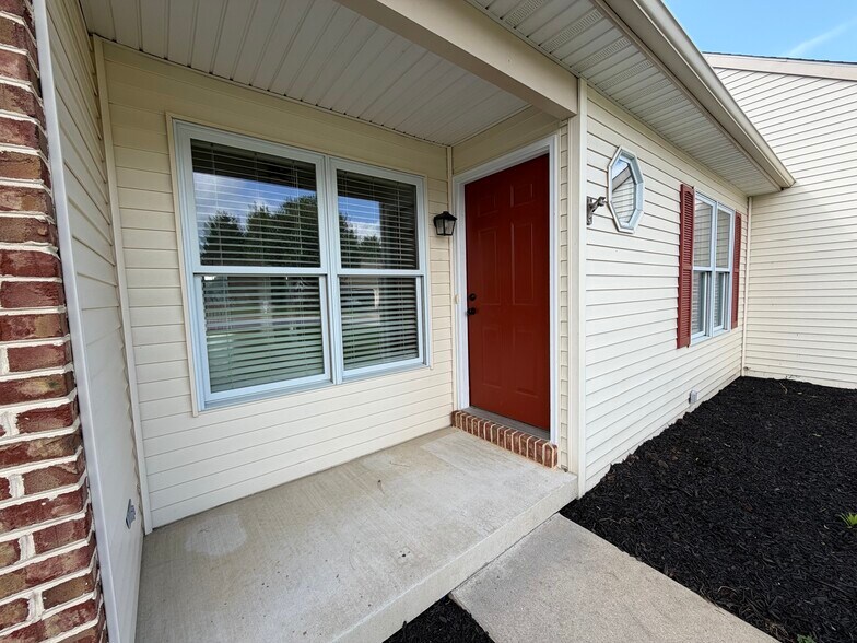 Building Photo - 43 Knollwood Rd