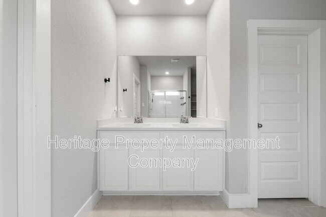 Building Photo - 4534 Lampasas Flts