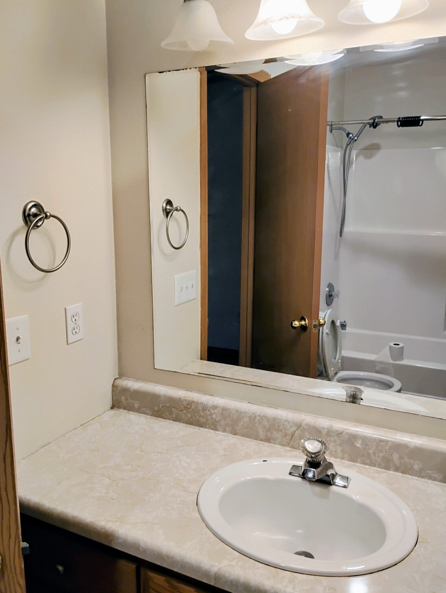 Building Photo - 428 W White Ash Rd