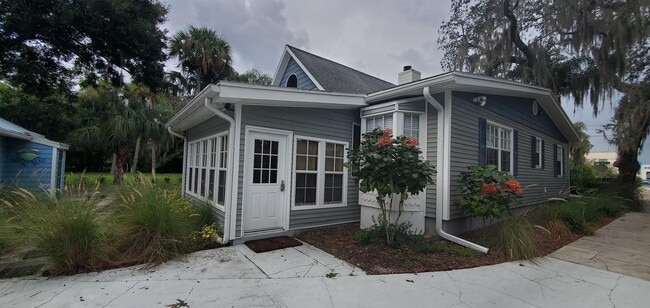 Building Photo - 1403 Indian River Ave