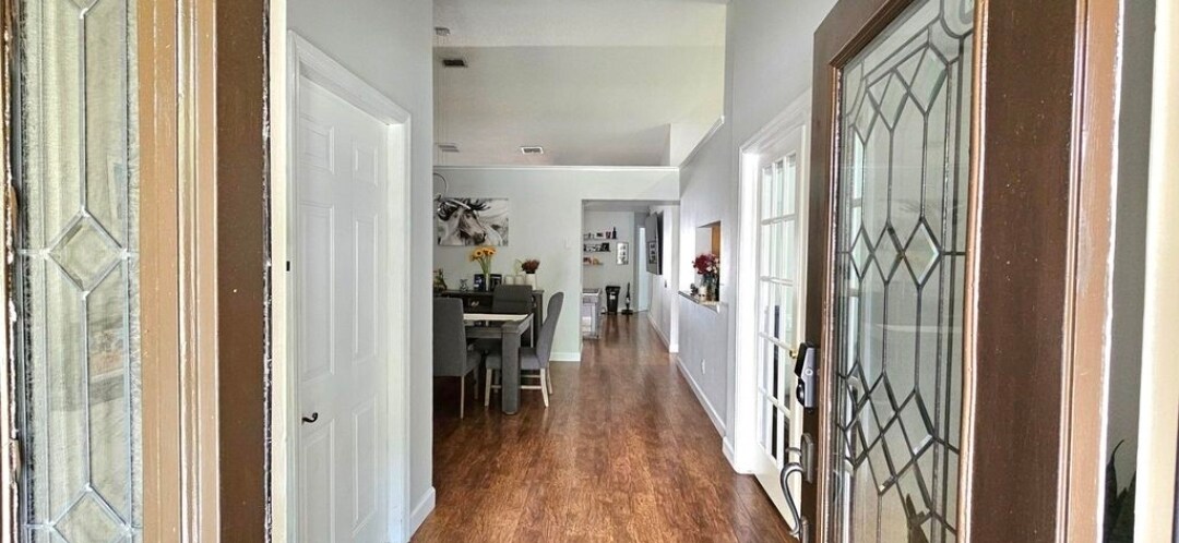 Building Photo - 310 Woodleaf Dr