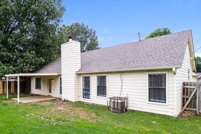 Building Photo - 7579 Valley Mist Dr