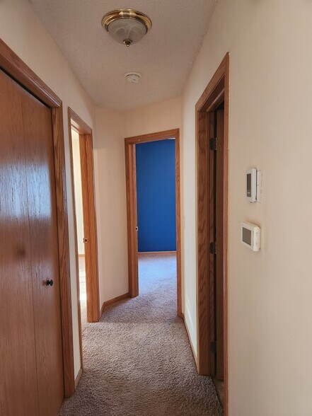 Building Photo - 9423 Alamo Ct NE