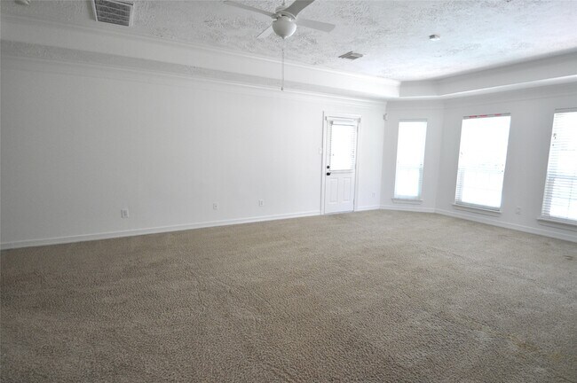 Building Photo - 1914 Sand Hollow Ln