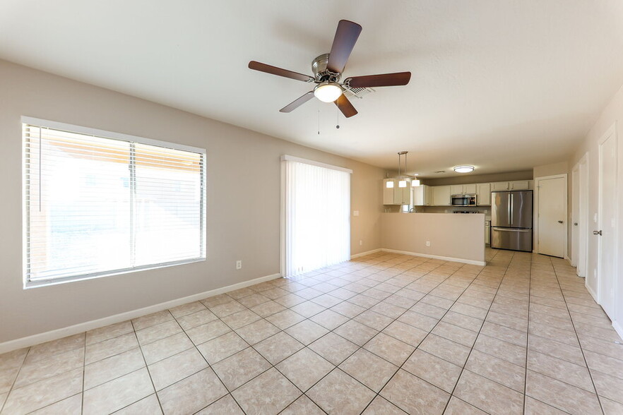 Building Photo - 12329 W Windrose Dr