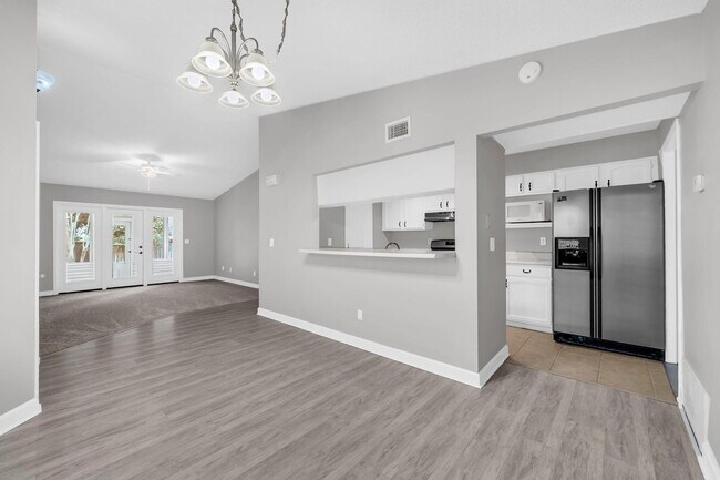 Building Photo - 3930 Balsam Dr