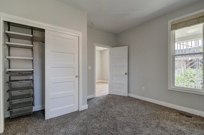Building Photo - New Sunnyside House, Full Remodel, 2Bed/2Bath