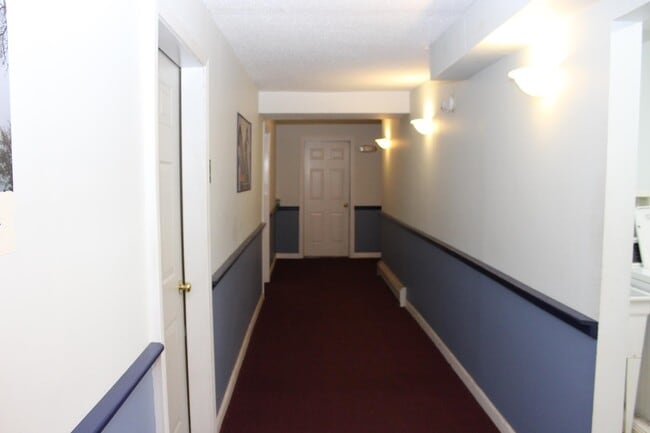 Building Photo - 166 Whittier Rd