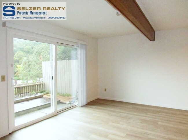 Building Photo - Charming 2 bd. condo in a lovely west hills setting!