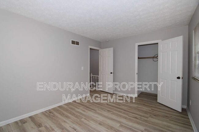 Building Photo - 3427 Sunbury Ln