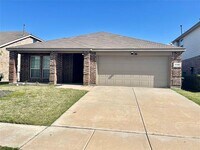 Building Photo - 1117 Lake Grove Dr