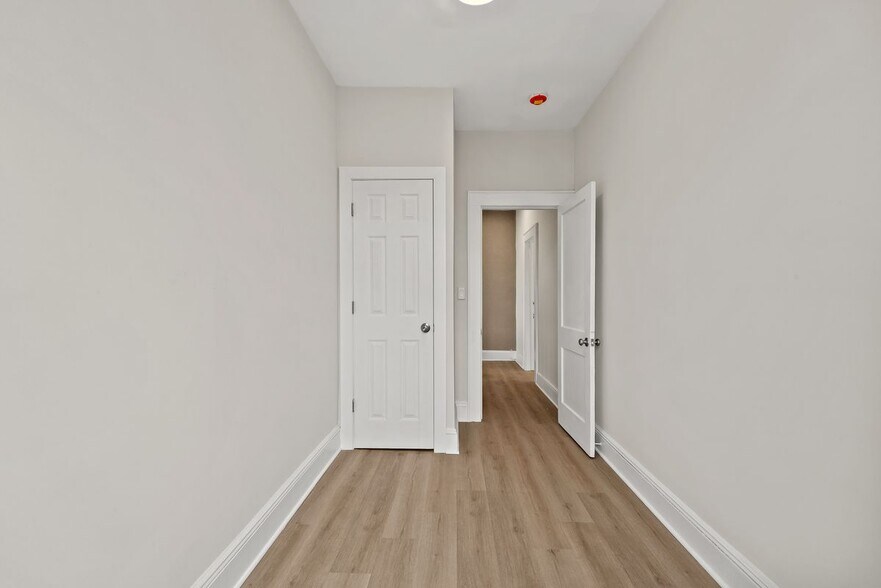Building Photo - 28 Riverside Pl