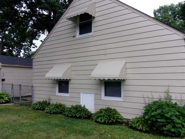 Building Photo - 1975 Tudor St