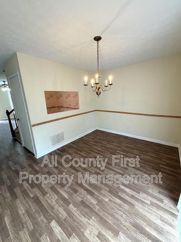Building Photo - 1183 Red Oak Cove