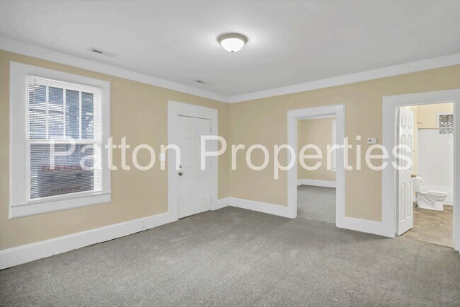 Building Photo - Five Points Home