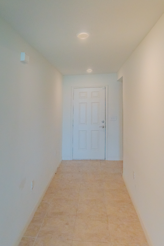Building Photo - 275 Lake Lucerne Way